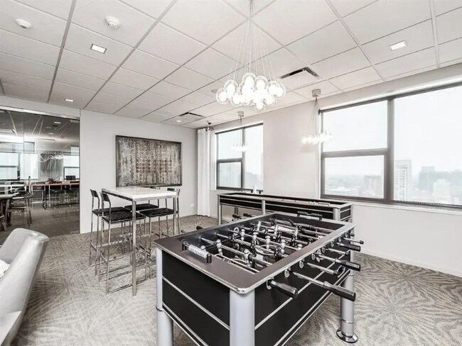 Photo - 678 N Dearborn St
