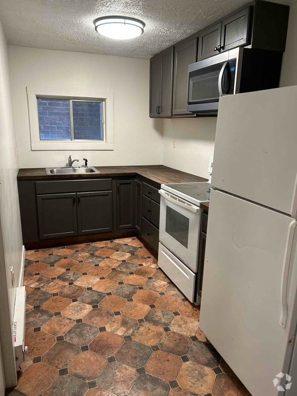 Building Photo - 286 S Branch St Unit Apartment B