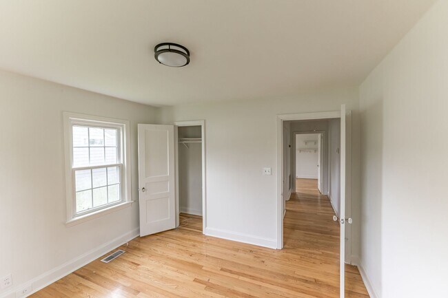 Photo - COMING SOON! Charming 3 bedroom 1 bathroom for rent!