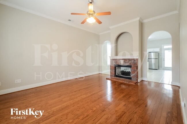 Photo - 4587 Clubview Dr