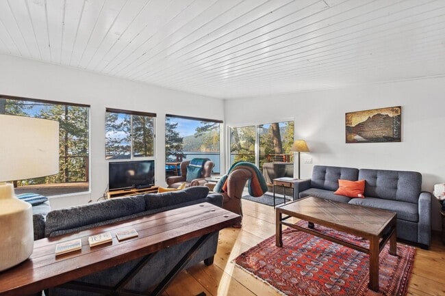 Building Photo - Whitefish Home with Great Lake Views