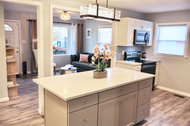 Building Photo - 618 Troy St