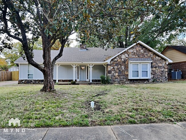 Building Photo - 6919 Glenwick Dr