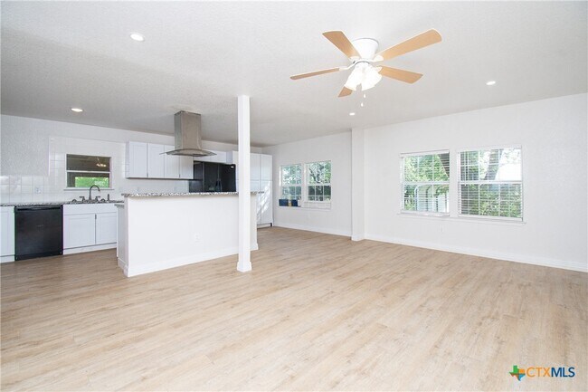 199 Apache Springs Rd