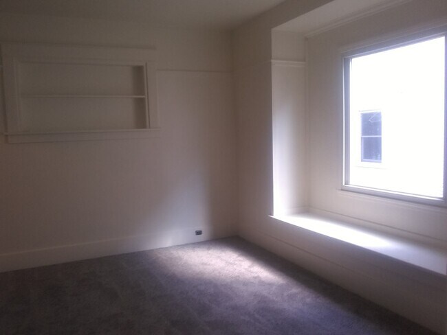 Living room - 116 N 5th St Unidad First Floor Apartment