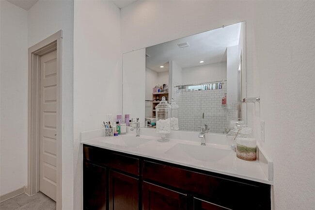 Building Photo - 29526 Wilkerson Ln