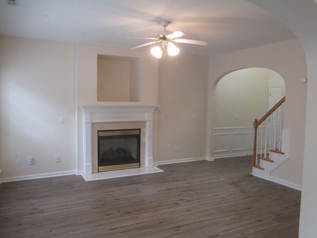 Photo - Lovely 3br/2.5ba in exc community, 2 car gar, exc deck, comm rec included!! Avail July 15, 2026!