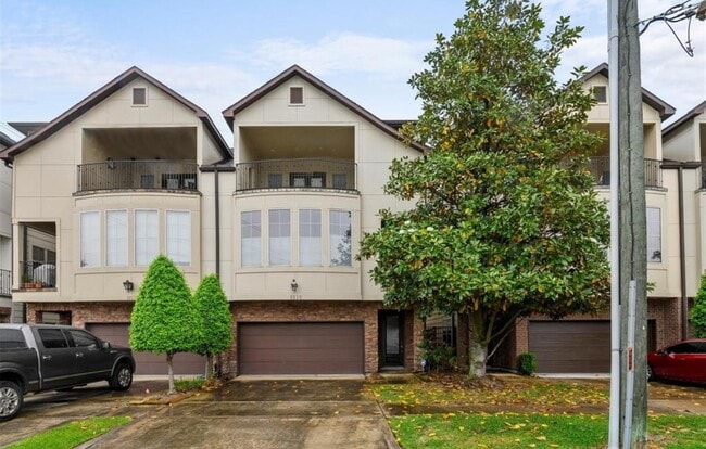 Building Photo - 1215 Roberts St