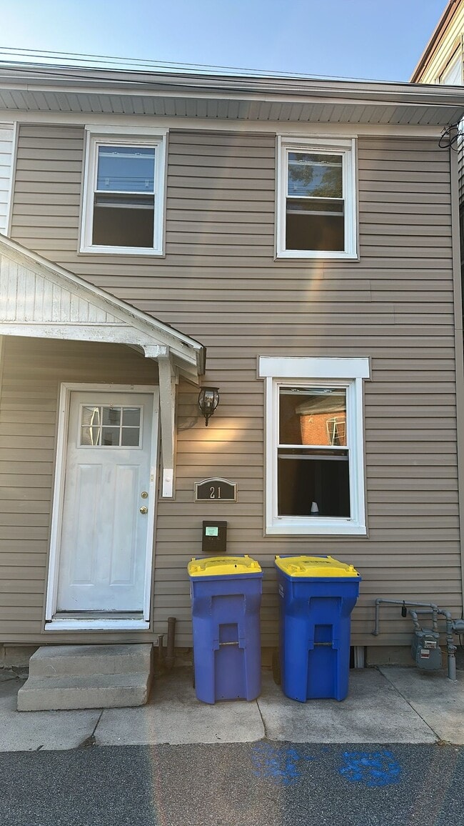 Front - 21 Girard Ave Rental
