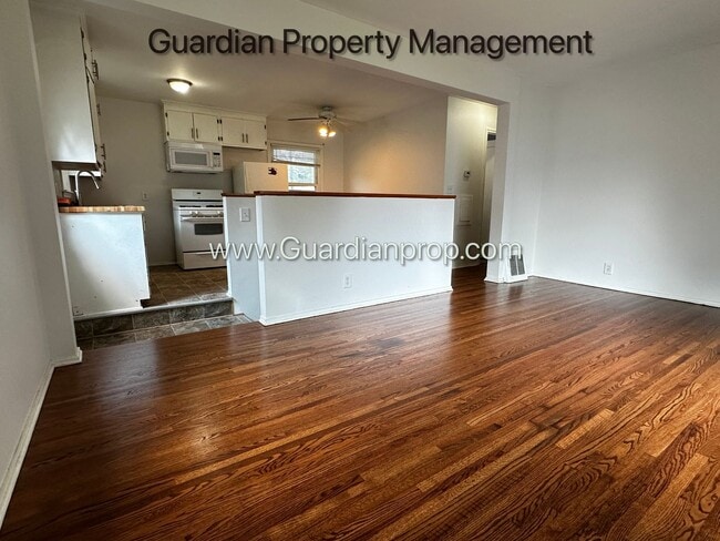 Photo - 2944 Quebec Ave S