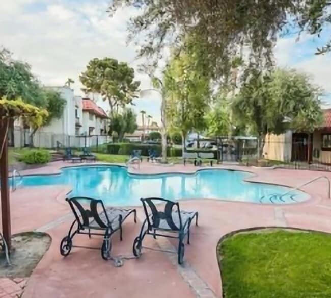 Photo - 3152 S Eastern Ave Unidad 26