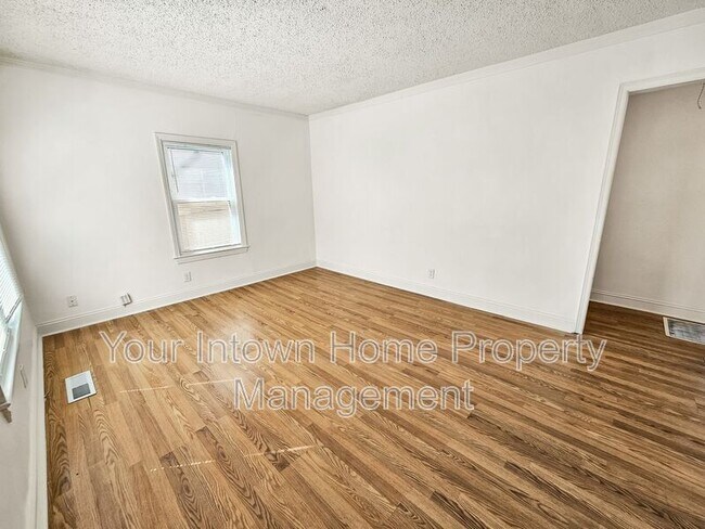 Photo - 183 Clay St SE
