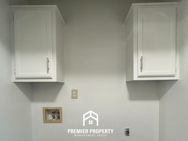 Photo - 7130 Redfern Dr