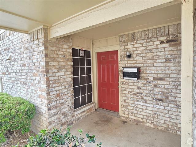Building Photo - 2314 Village N Dr Rental