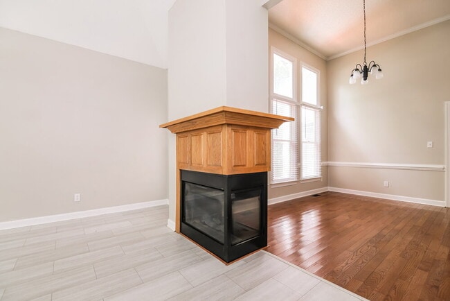 Photo - 407 Westminster Dr