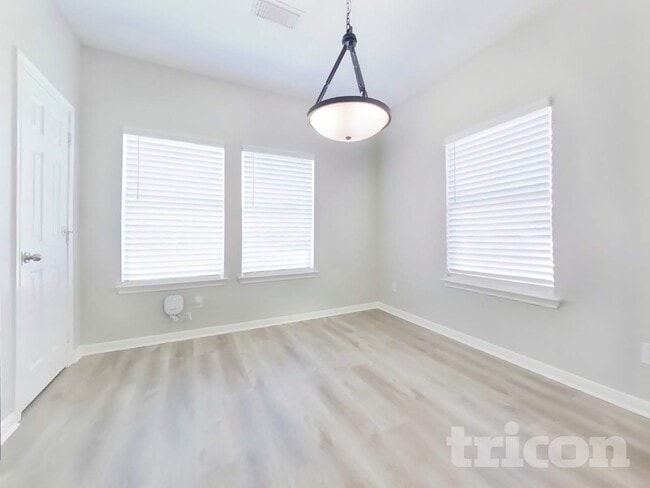 Photo - 5008 Asia Ln