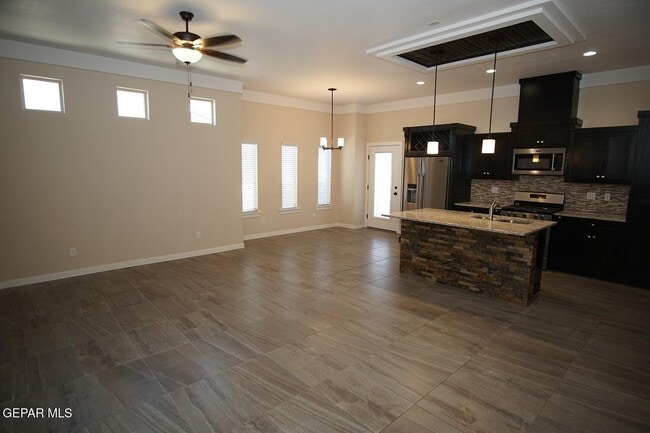 Photo - 14829 David Latin