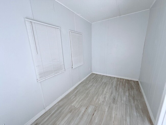 Photo - 607 49th Ave Terrace W Unidad B