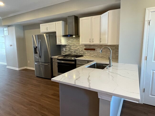 Building Photo - 124 S Highland Ave Rental