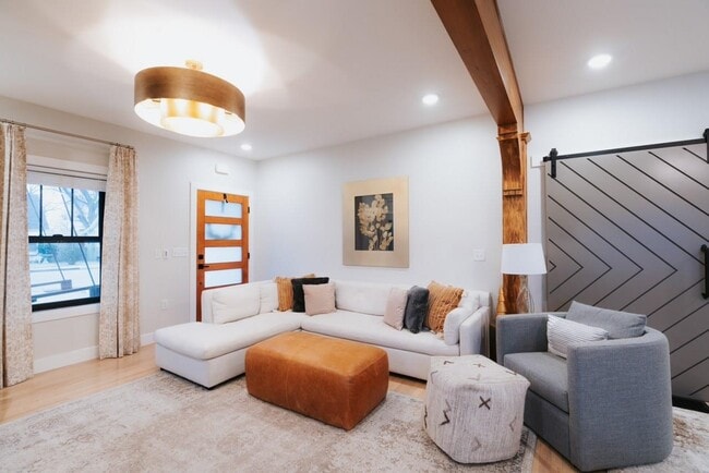 Photo - 1011 Nutwood St