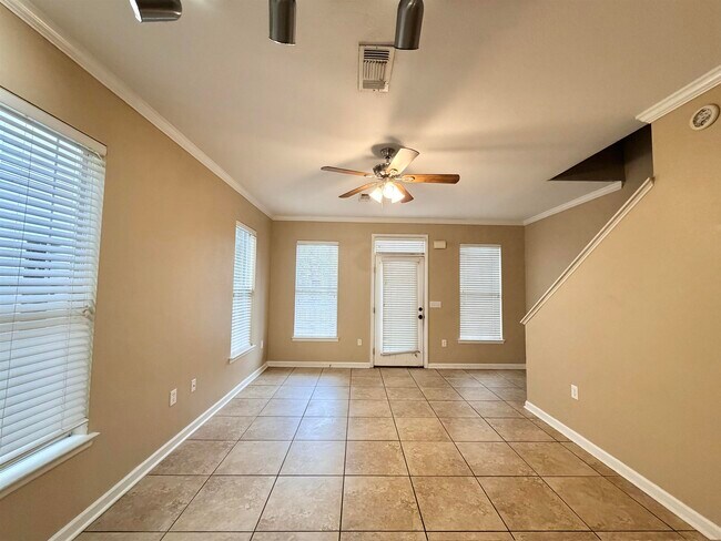 Photo - 2400 Fred Smith Rd Unidad 207