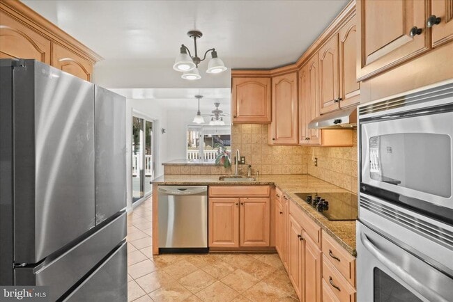 Photo - 3838 Glenbrook Rd