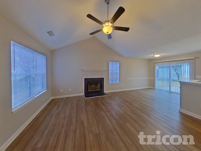 Photo - 1207 Larkspur Dr