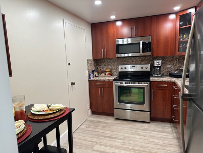 Kitchen - 1950 S Ocean Dr Unit 4B