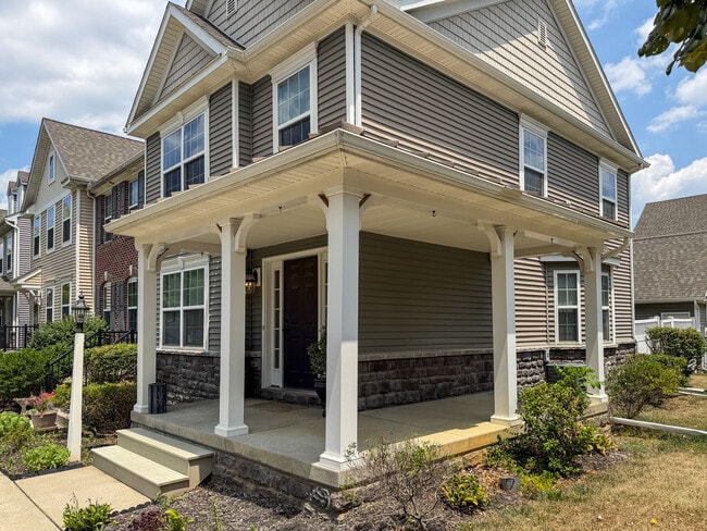 Photo - 900 Cadwell Ln