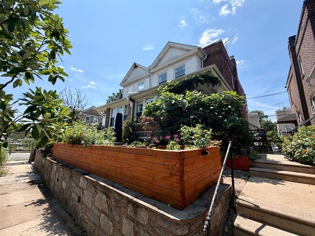 Photo - 216 Glencoe Rd