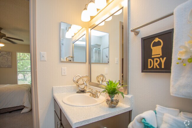 2BR, 2BA - 900SF - B1 Model