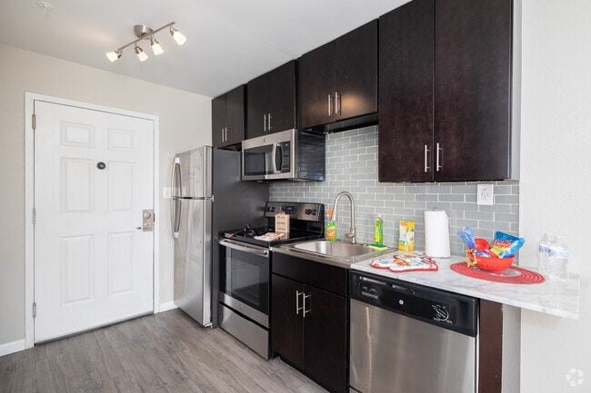 Standard Studio - 390SF