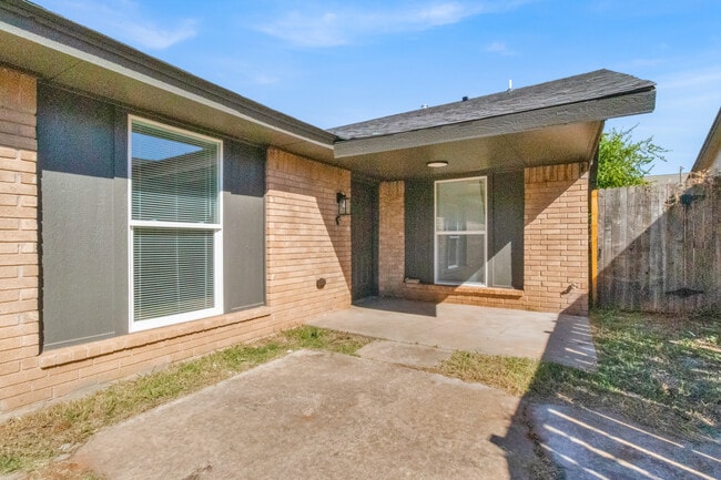 Photo - 12508 Abbotts Way