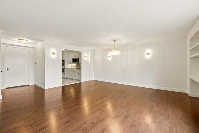 Photo - 19 Chauncy St Unit 4B