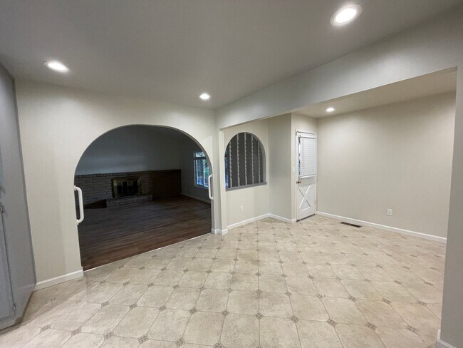 Photo - 3 bedroom 2 bath single story ranch home