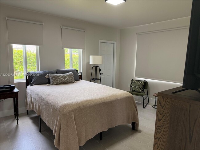 Photo - 20111 Gulfstream Rd