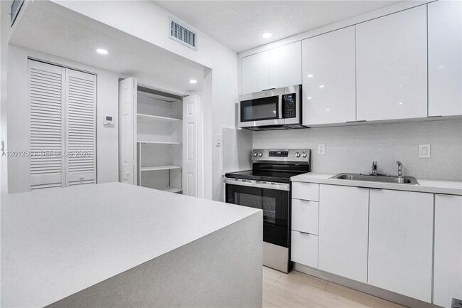 Photo - 4670 W 13th Ln Unit 411