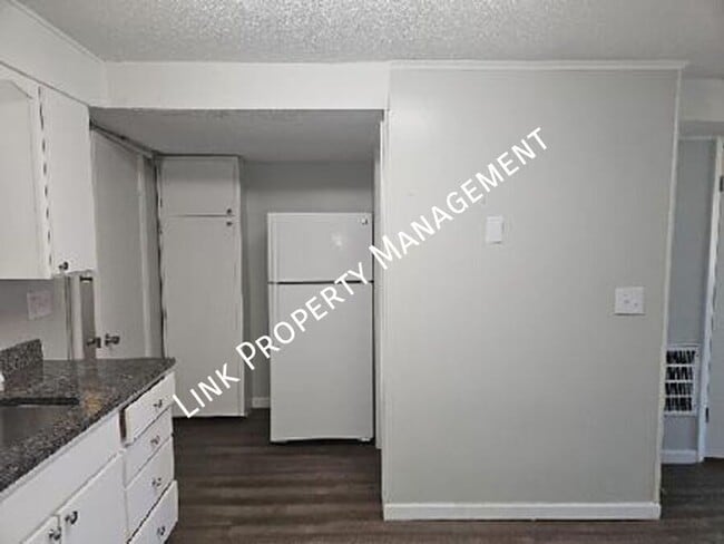 Photo - 1640 Keeble St