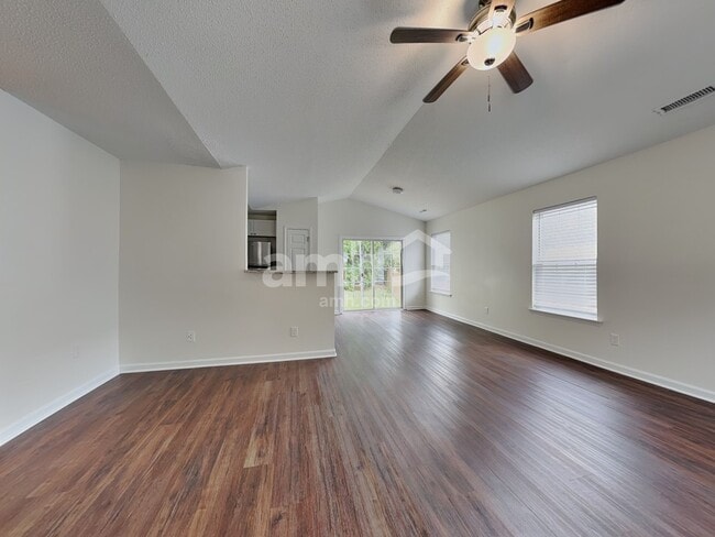 Photo - 4705 Silverdene St