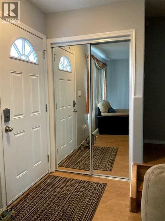 Photo - 4801-4847 47 Ave