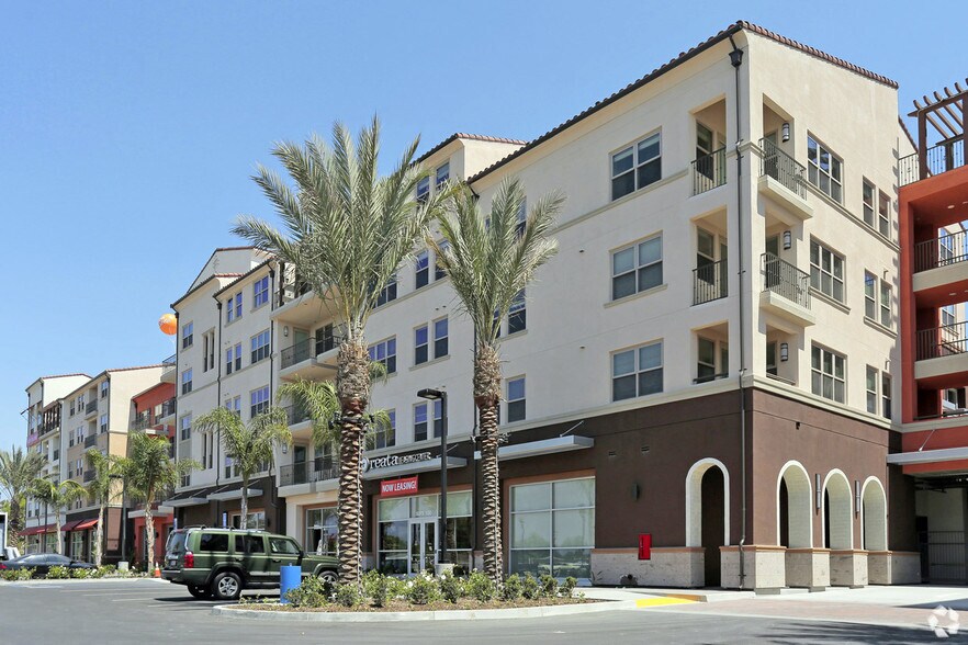Reata Oakbrook Village Apartments For Rent in Laguna Hills, CA