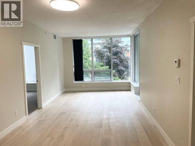 5728 Berton Ave Unit 301