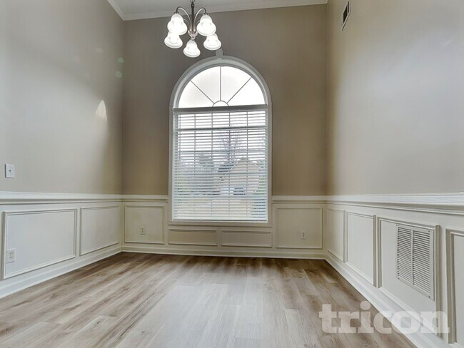 Photo - 440 Pebble Blvd