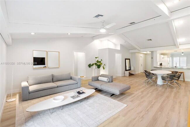 Photo - 2090 Borealis Way