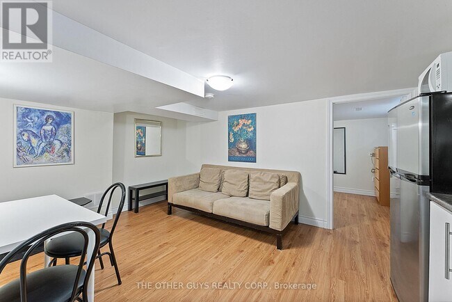 Photo - 32 Chamberlain Ave