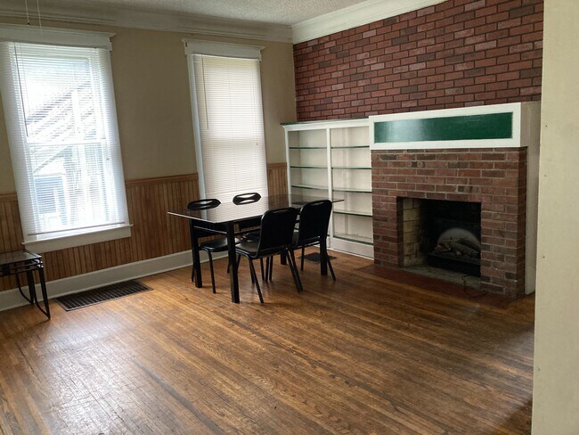 Photo - 808 W Oregon St