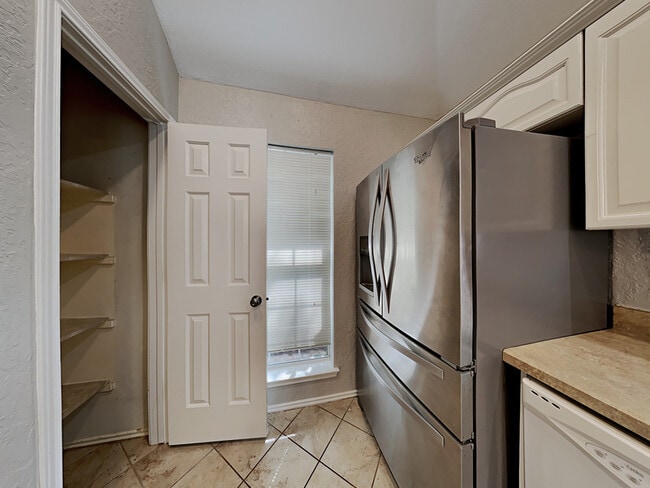 Photo - 7581 Lancelot Rd