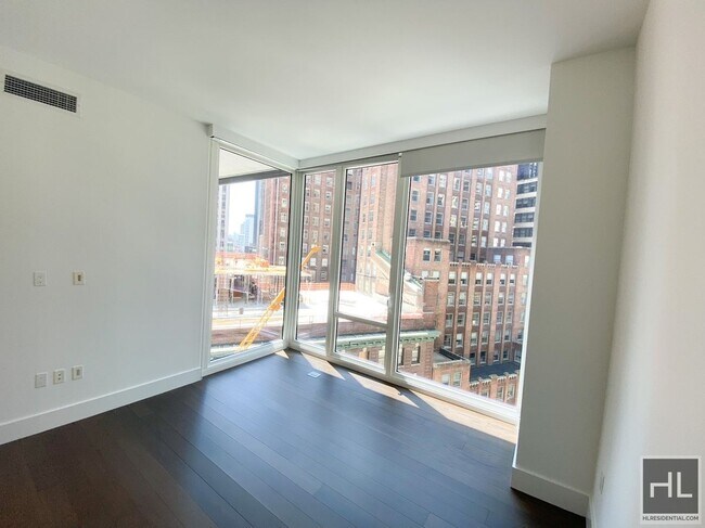 Photo - East 44th Street Unidad 22L