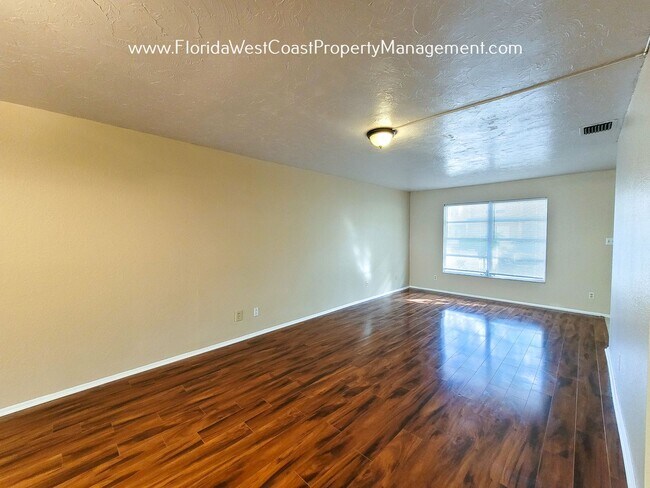 Photo - 3 BED/ 2.5 BATH CONDO-TOWNHOME- Fairway Oaks Sarasota