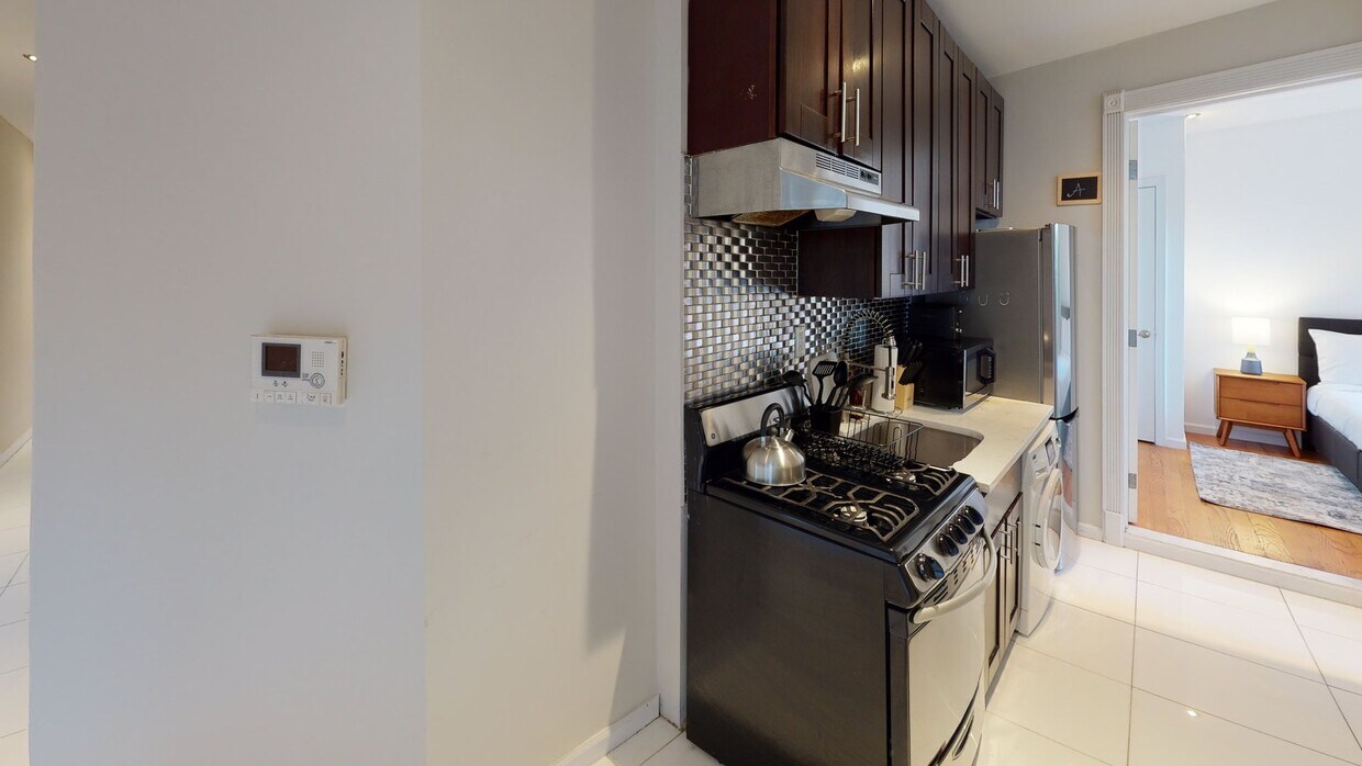 Photo - Private bedroom in 3 bed/1 bath Home